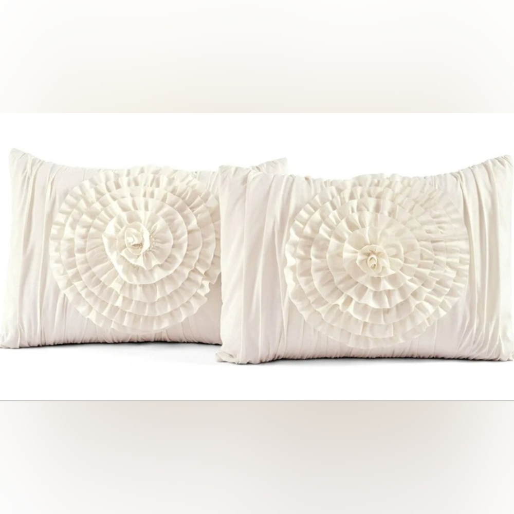 Lush Serena pillowcases Set of two Ivory Floral Romantic Ruffled